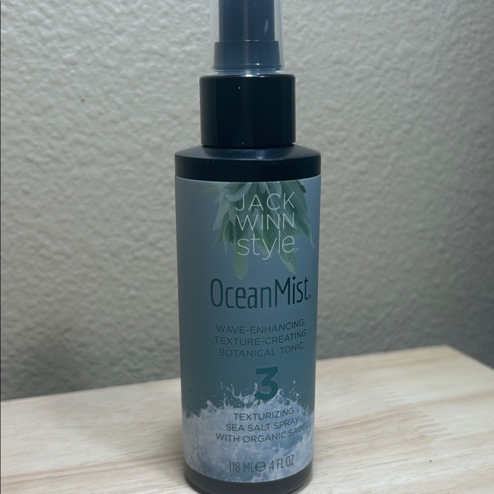 Ocean Mist Sea Salt Spray Wave Enhancing Texture Tonic   3 
New Never used !!